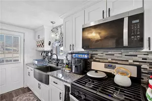80 Dewey Ave, Pawtucket, RI 02861 - Photo 6