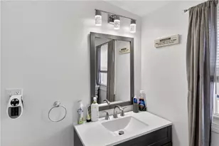 80 Dewey Ave, Pawtucket, RI 02861 - Photo 38