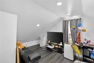 80 Dewey Ave, Pawtucket, RI 02861 - Photo 44