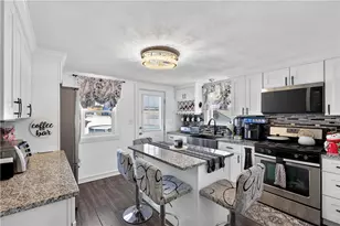 80 Dewey Ave, Pawtucket, RI 02861 - Photo 2