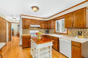 90 Sweet Meadow Dr, North Kingstown, RI 02852 - Photo 6