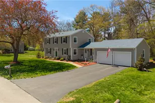 90 Sweet Meadow Dr, North Kingstown, RI 02852 - Photo 2