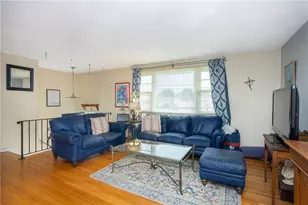 37 Squantum Dr, Middletown, RI 02842 - Photo 10