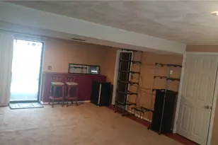 37 Squantum Dr, Middletown, RI 02842 - Photo 20