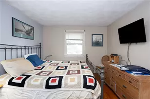37 Squantum Dr, Middletown, RI 02842 - Photo 12