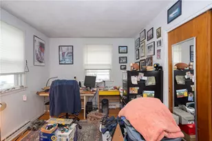 37 Squantum Dr, Middletown, RI 02842 - Photo 14