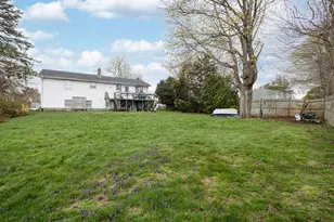 37 Squantum Dr, Middletown, RI 02842 - Photo 24