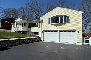 366 Aylsworth Ave, Woonsocket, RI 02895 - Photo 2