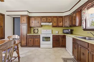 24 Kearns Ave, Tiverton, RI 02878 - Photo 12