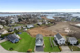 18 Starfish Dr, Narragansett, RI 02882 - Photo 1