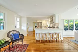 18 Chantilly Dr, Barrington, RI 02806 - Photo 2