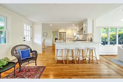 18 Chantilly Drive, Barrington, RI 02806 - Photo 2