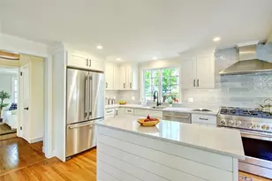 18 Chantilly Dr, Barrington, RI 02806 - Photo 10