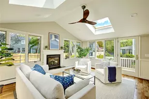 18 Chantilly Dr, Barrington, RI 02806 - Photo 4