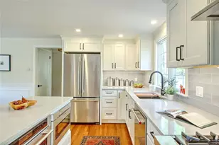 18 Chantilly Dr, Barrington, RI 02806 - Photo 6