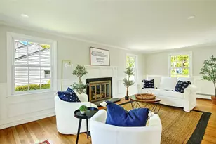 18 Chantilly Dr, Barrington, RI 02806 - Photo 16