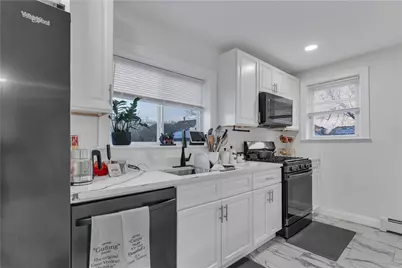 215 Kenyon Avenue, Pawtucket, RI 02861 - Photo 8