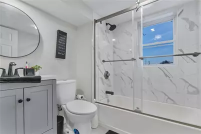 215 Kenyon Avenue, Pawtucket, RI 02861 - Photo 12