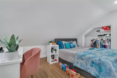 215 Kenyon Avenue, Pawtucket, RI 02861 - Photo 18