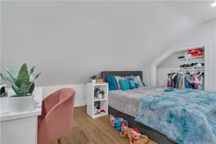 215 Kenyon Ave, Pawtucket, RI 02861 - Photo 18