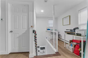 215 Kenyon Ave, Pawtucket, RI 02861 - Photo 16