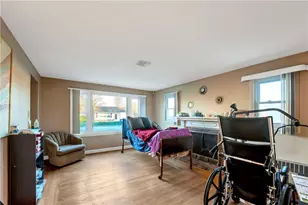 92 Weeden Ave, East Providence, RI 02916 - Photo 6