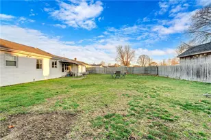 92 Weeden Ave, East Providence, RI 02916 - Photo 32