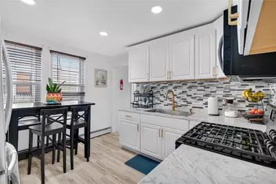 70 Glenwood Avenue, Cranston, RI 02910 - Photo 4