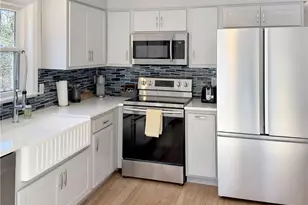 89 Narrow Ln, Charlestown, RI 02813 - Photo 4