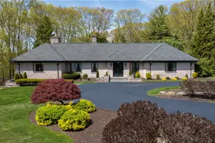 136 White Birch Cir, Scituate, RI 02831 - Photo 2