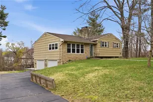 37 Bank St, Coventry, RI 02816 - Photo 2