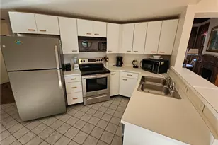 364 Bellevue Ave, Newport, RI 02840 - Photo 12