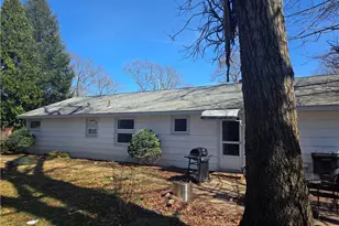 27 Torrington Dr, Warwick, RI 02889 - Photo 10