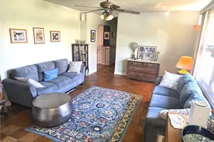 27 Torrington Dr, Warwick, RI 02889 - Photo 2