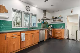 76 Blaisdell Ave, Pawtucket, RI 02860 - Photo 14