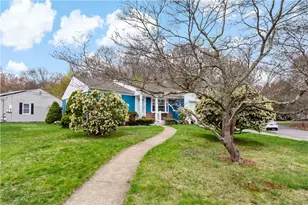 25 Ferncrest Dr, East Providence, RI 02915 - Photo 2