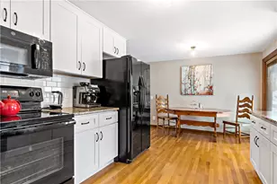 25 Ferncrest Dr, East Providence, RI 02915 - Photo 4