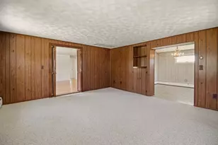 55 Mixter St, Middletown, RI 02842 - Photo 8