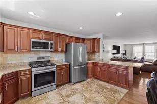 71 Fairview Ave, East Providence, RI 02914 - Photo 16