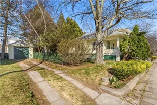 27 Essex St, Cranston, RI 02910 - Photo 2