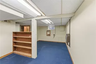 27 Essex St, Cranston, RI 02910 - Photo 40