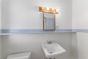 27 Essex St, Cranston, RI 02910 - Photo 32