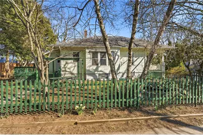 27 Essex Street, Cranston, RI 02910 - Photo 4