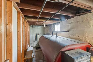 27 Essex St, Cranston, RI 02910 - Photo 44