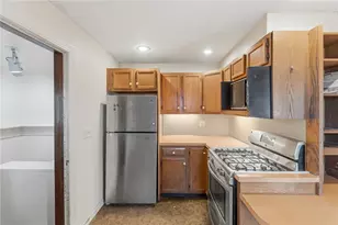 27 Essex St, Cranston, RI 02910 - Photo 26