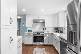 56 Star St, Warwick, RI 02888 - Photo 8