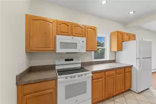 16 Mechanic St, South Kingstown, RI 02879 - Photo 12