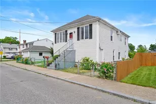 25 Martello St, East Providence, RI 02914 - Photo 32