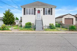 25 Martello St, East Providence, RI 02914 - Photo 2