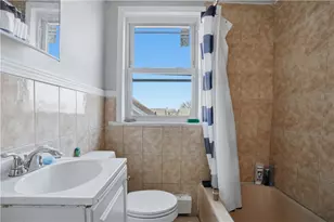 213 Meadow St, Pawtucket, RI 02860 - Photo 8